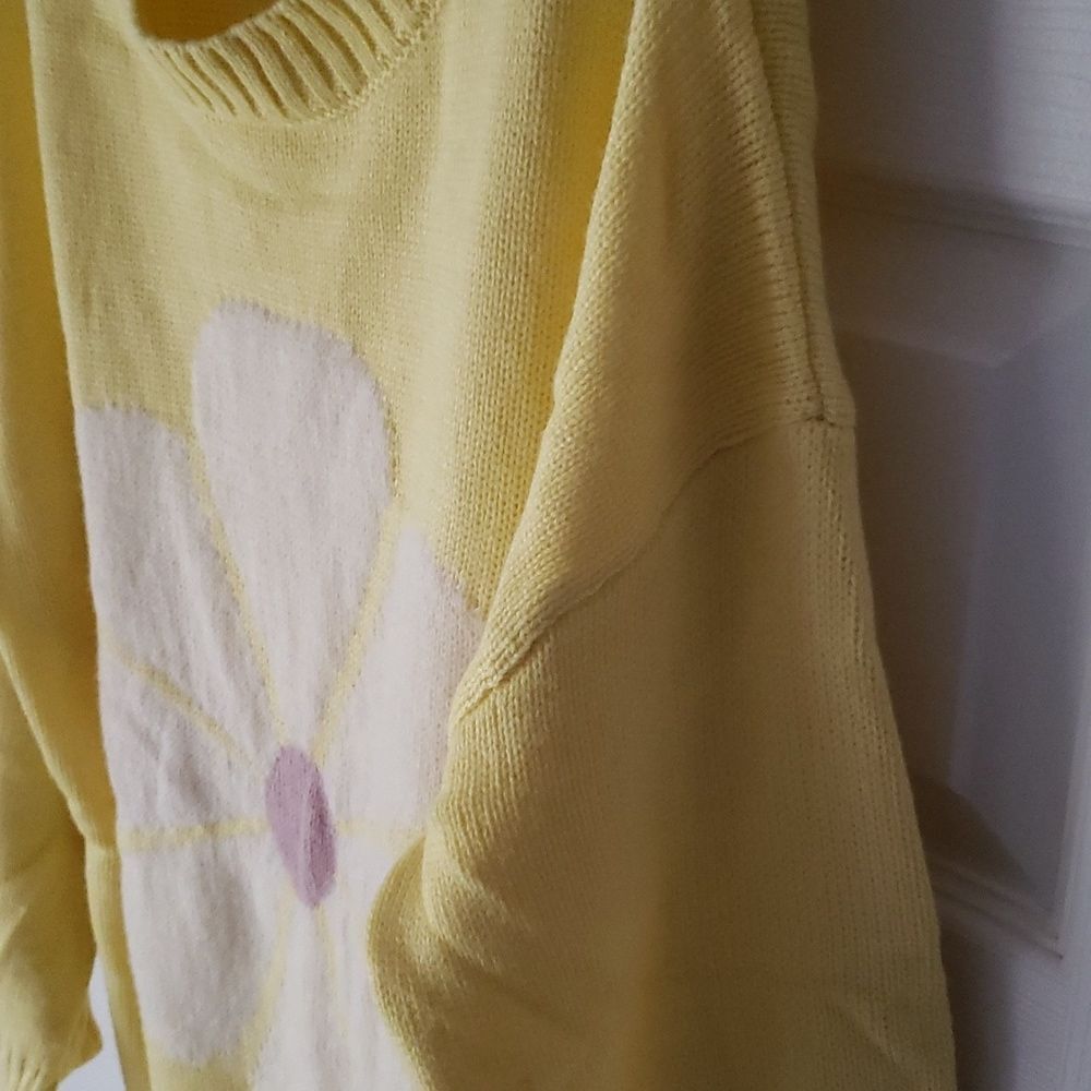 SHEIN Sunflower Sweater - Picture 10 of 10